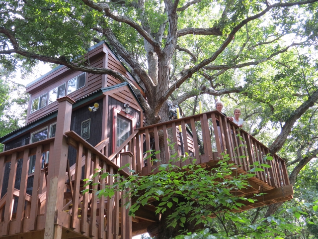 Timber Ridge Outpost treehouse in Illinois